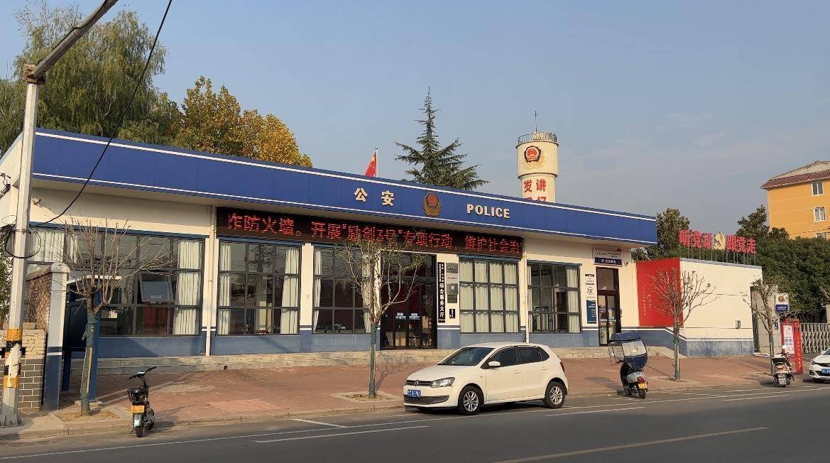 丈夫去世留下三个孩子需抚养 越南妈妈盼望解决户口难题